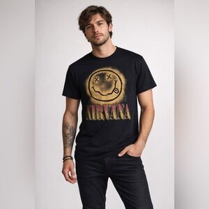 Nirvana Men's Gradient Smile Face Graphic Band Tee